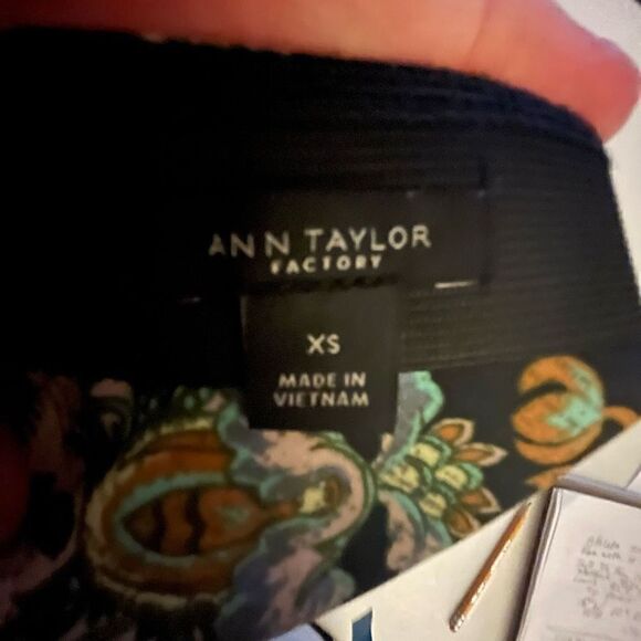 Ann Taylor Factory floral skirt and blouse set XS - Picture 12 of 14